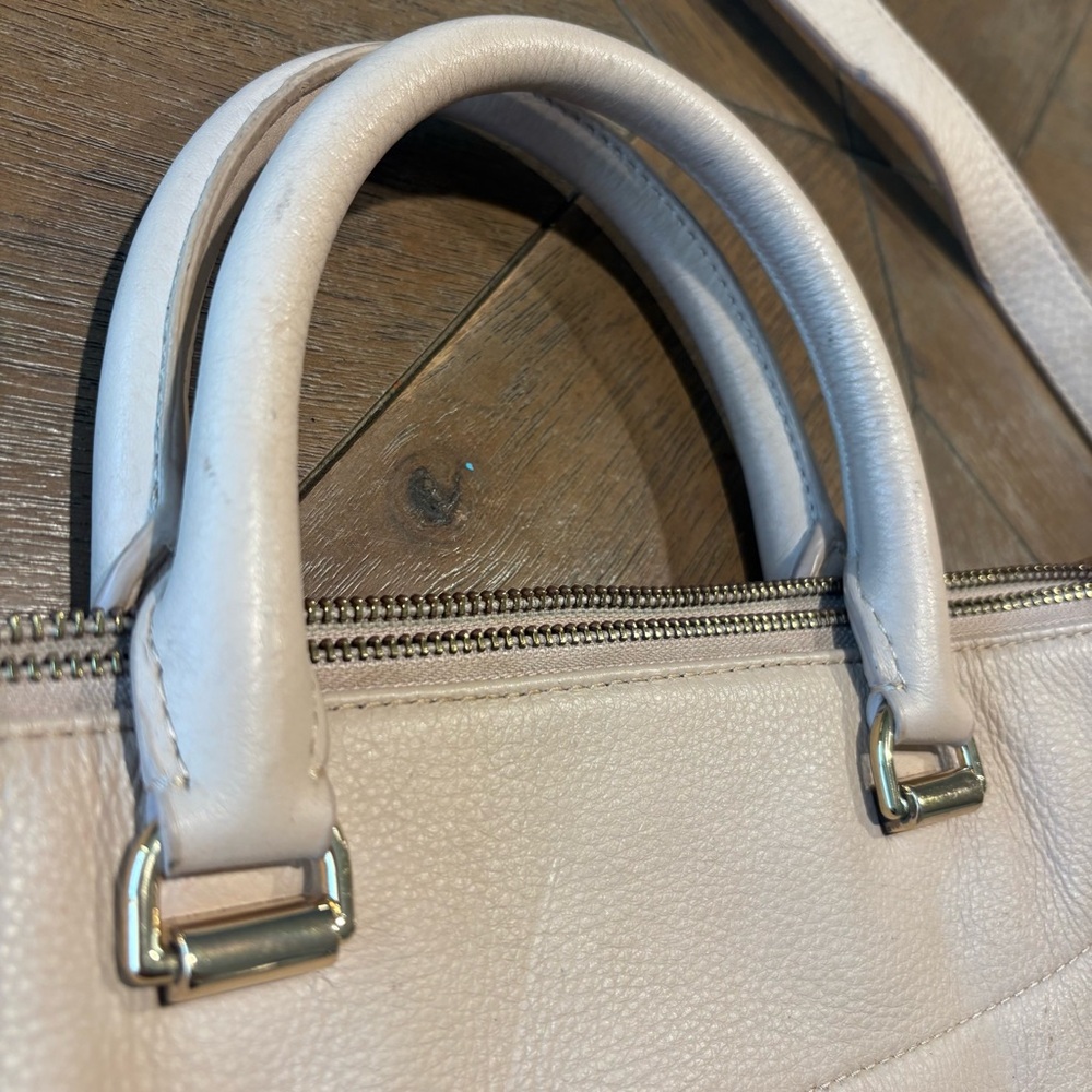 Vince Camuto Dean Beige Leather 2 Handle Satchel-Crossbody Zip Around Expandable - Picture 3 of 13